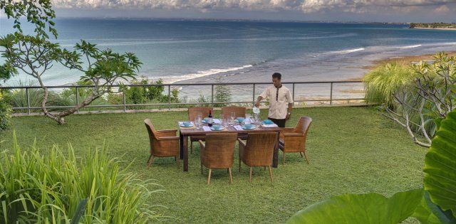 Villa The Luxe Bali, Esszimmer mit Meerblick